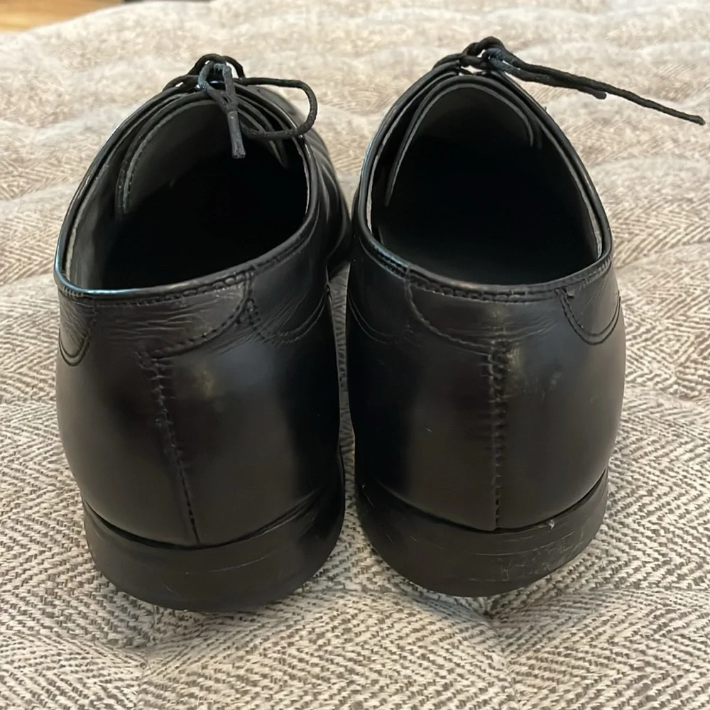 Foot Joy Classics black leather cap toe Oxford size 9.5 D